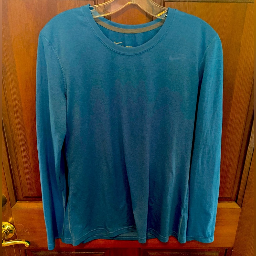 Nike dri-fit blue athletic top women’s size medium